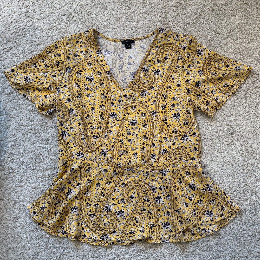 Ann Taylor Yellow & Maroon Paisley V-Neck Peplum Short-Sleeve Blouse